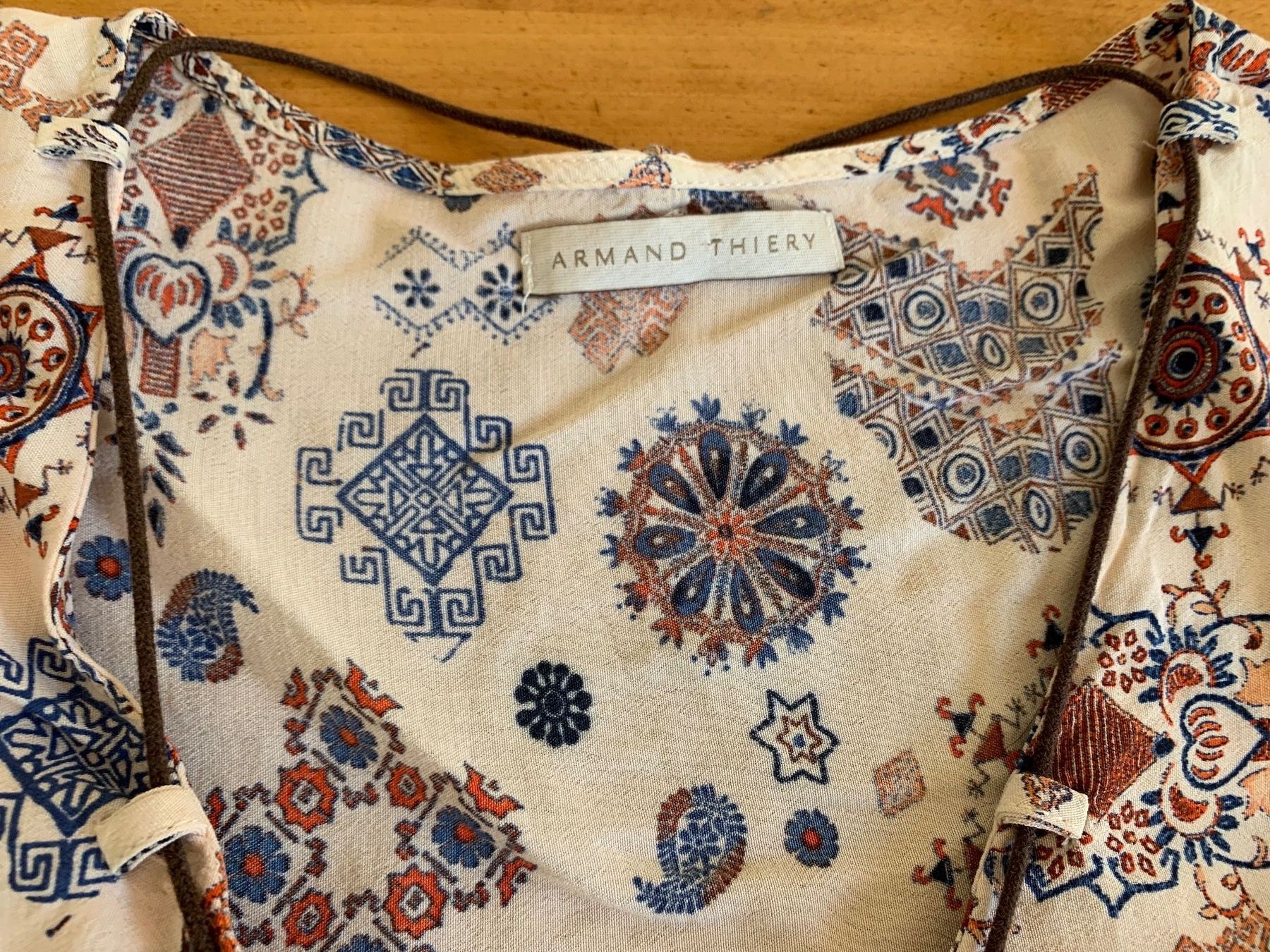 Tuniche: ARMAND THIERY Tunikabluse mit Kette Gr. 40/42 – Usato da Meiringen venduto da magnooliaa 3