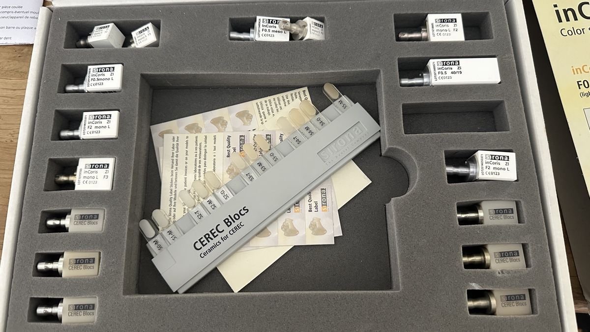 Dentsply Sirona Attrezzature mediche: Sirona Dentsply Incoris blocs – Nuovo (secondo la descrizione) da Morges venduto da kikique 1