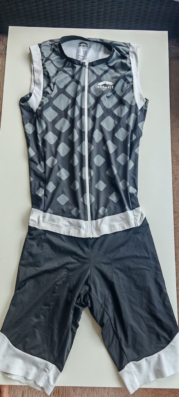 Skinfit Maillots de corps & Pantalons: Skinfit Tri Anzug – Neuf (Voir description) à Gossau ZH par Andi63