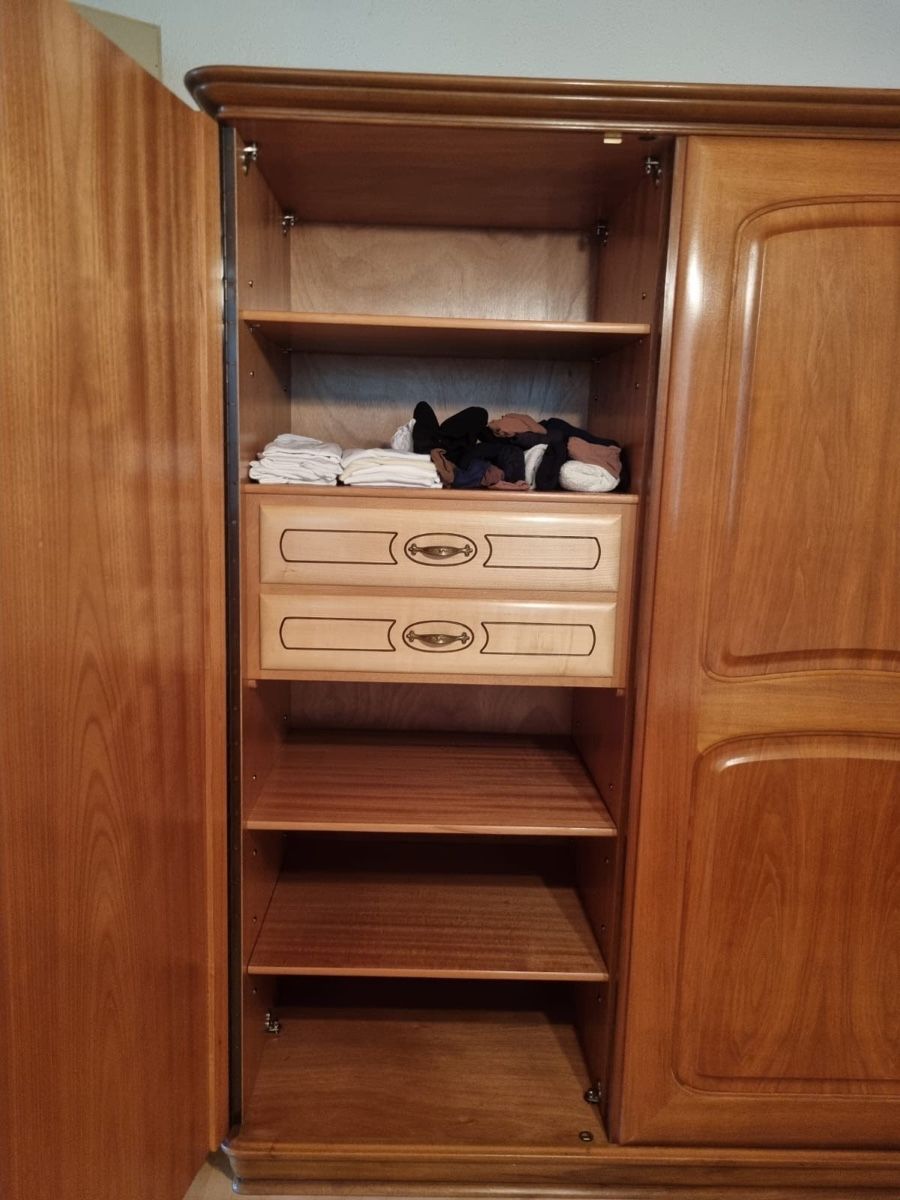 Armadi: Kleiderschrank aus massiv Kirschholz – Usato da Winterthur venduto da arr_y9qd 1