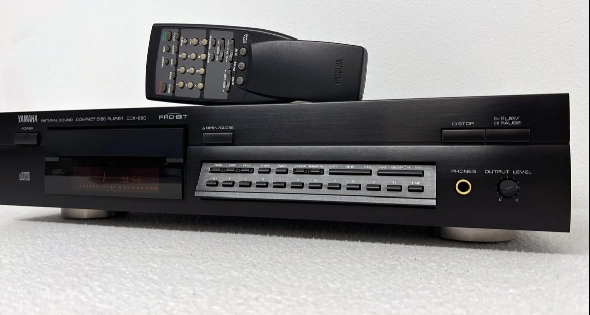 Yamaha Lettore multimediale & Streamer: YAMAHA Natural Sound Compact Disk Player CDX-890 Pro-Bit – Usato da Trimbach venduto da SABO-61 5