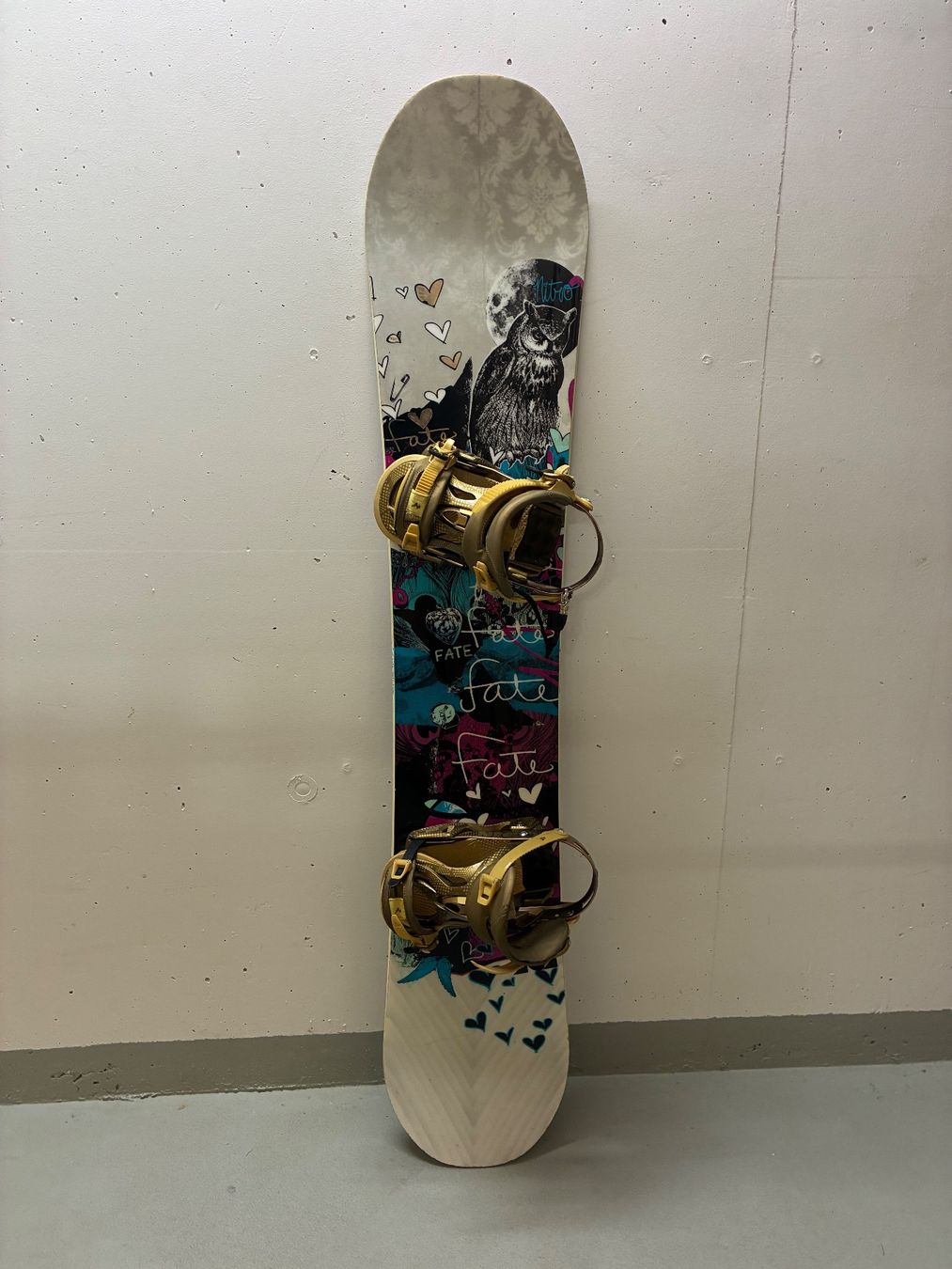 Snowboard Nitro Board: Snowboard mit Bindung gute Zustand 153cm – Usato da Hünenberg See venduto da Linde_03