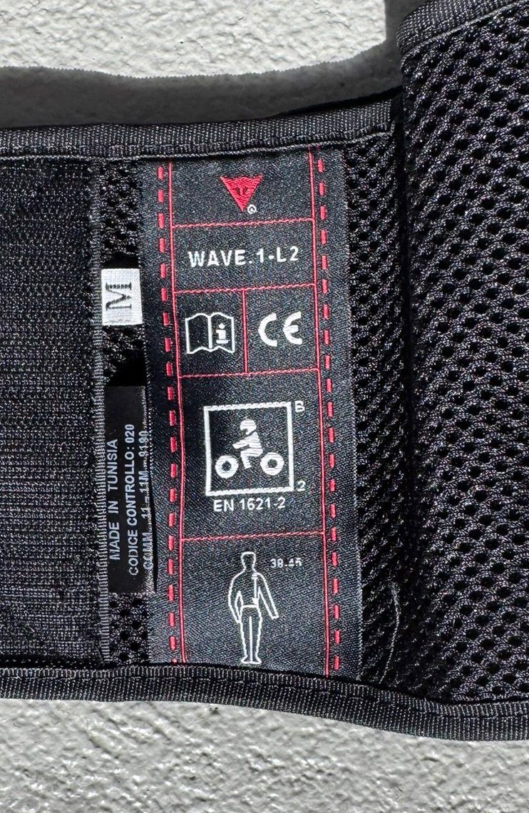 Protezioni & Imbottiture: Dainese Rückenprotektor Wave.1 – Usato da Mönchaltorf venduto da Speedy453 1