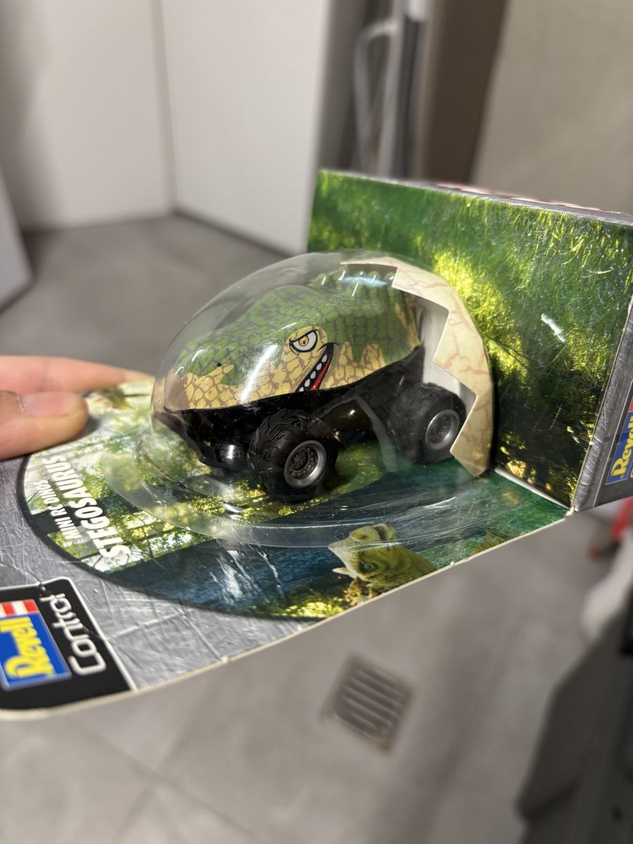 Spielzeuge: Mini Racing car Dinos Stegosaurus telecommandé neuf – Neu (gemäss Beschreibung) aus Salvenach von gwenwywar