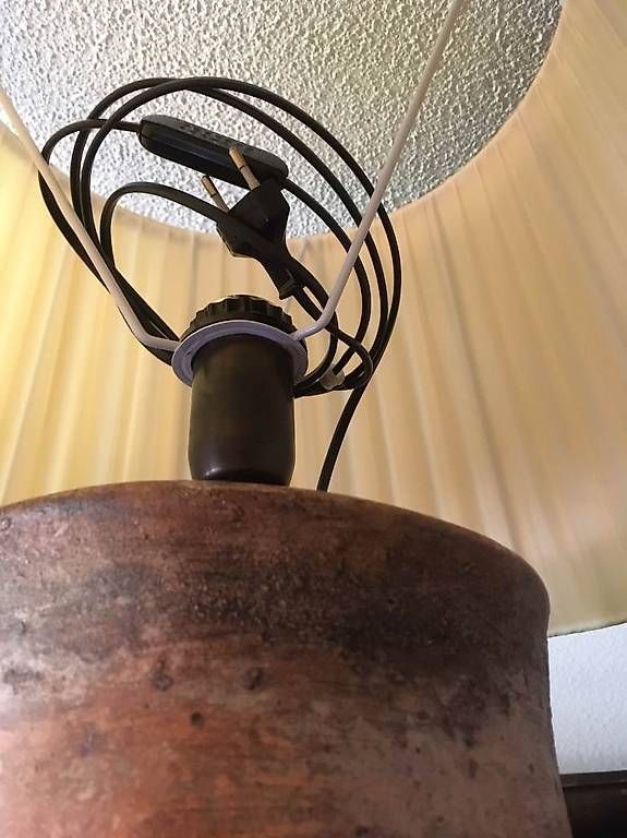 Lampen: Ancienne lampe terre cuite électrifié. – Gebraucht aus St. Maurice von Benoit12 1