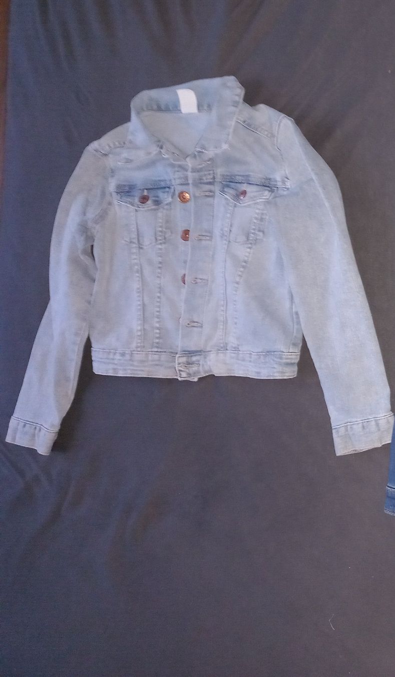 Vestes & Manteaux: Jeans Jacke gr. 134 – D'occasion à Bachenbülach par enigmatic