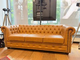 Chesterfield 3-Sitzer Sofa – Cognac / Vintage