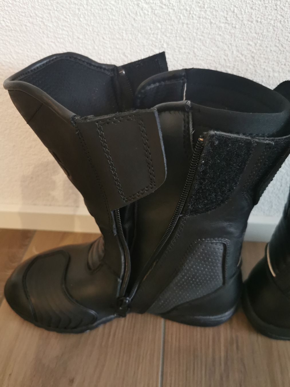 IXS Scarpe da donna: Motorradstiefel – Usato da Schenkon venduto da knofer21 1
