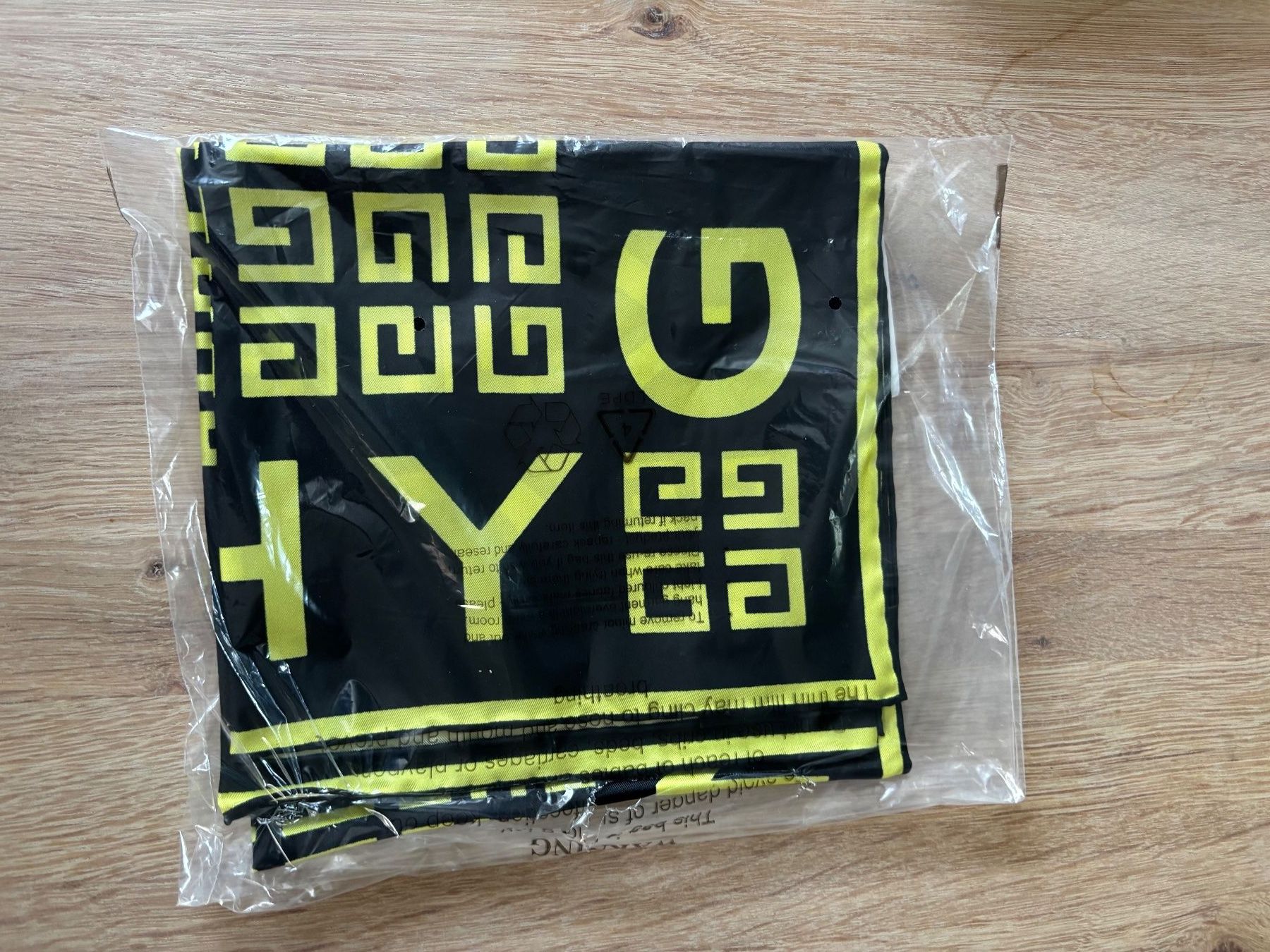 Givenchy Foulards, Tücher & Schals: Givenchy Seidentuch – Neu (gemäss Beschreibung) aus Pfungen von bayside01 8