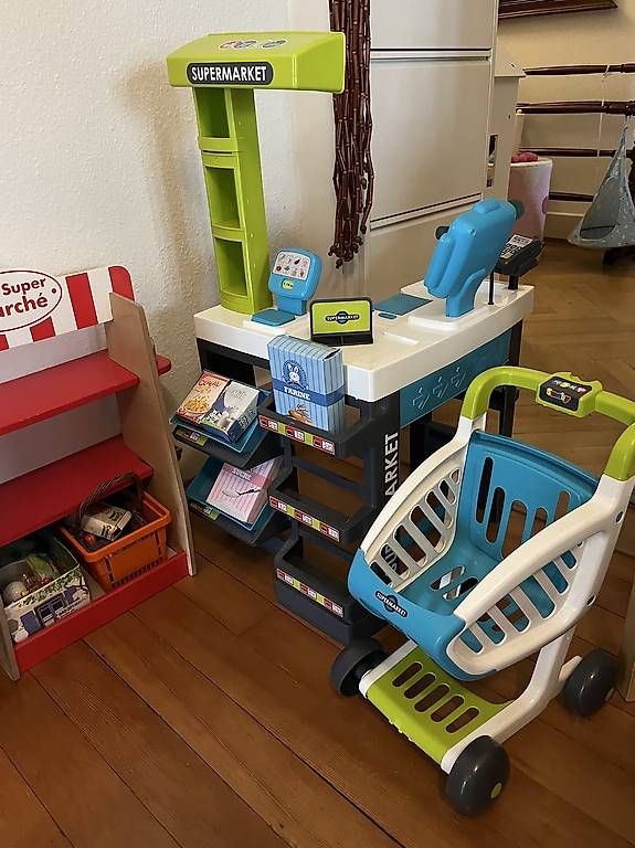 Giocattoli: Ensemble de dînette (bois) et supermarché  – Usato da Genève venduto da Baboune72 1