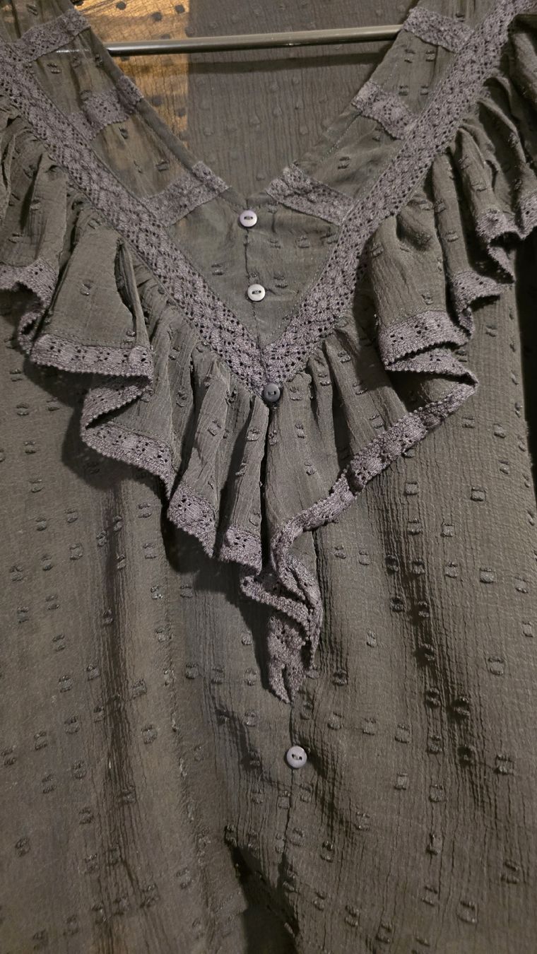 Only Camicette: Elegante schwarze Bluse mit Rüschen, Grösse  S – Usato da Dicken venduto da anita-123 2