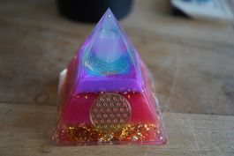 Orgonit Pyramide   6cm Gemischt  Räumung Topstone  ab  1.-