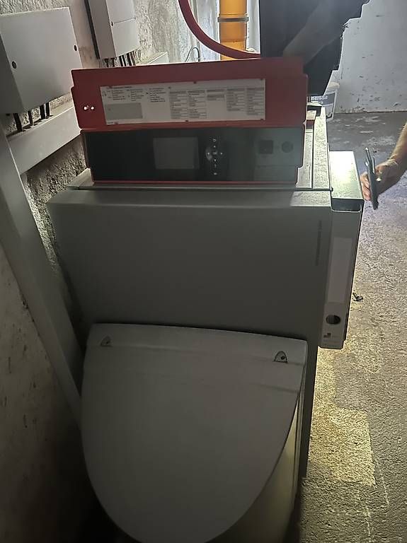 Viessmann Radiatori: Öl heizung Jg 15 – Usato da Stans venduto da Benzen 1