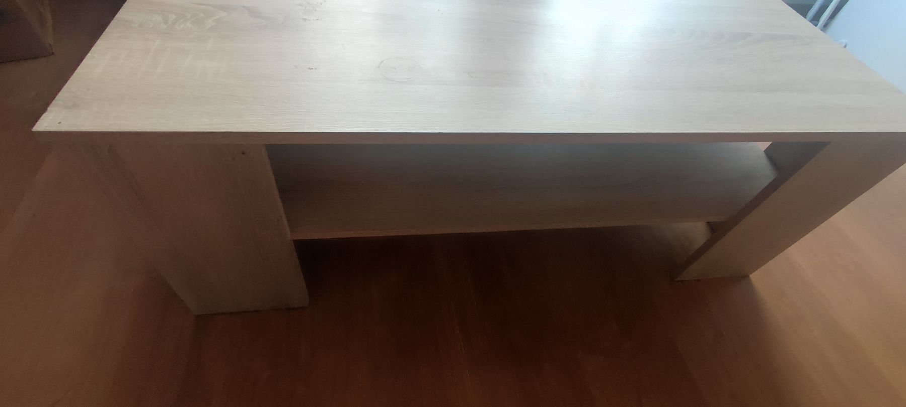Tavoli: Schöner Wohnzimmertisch mit Ablage – Usato da St. Gallen venduto da Jsa16 1