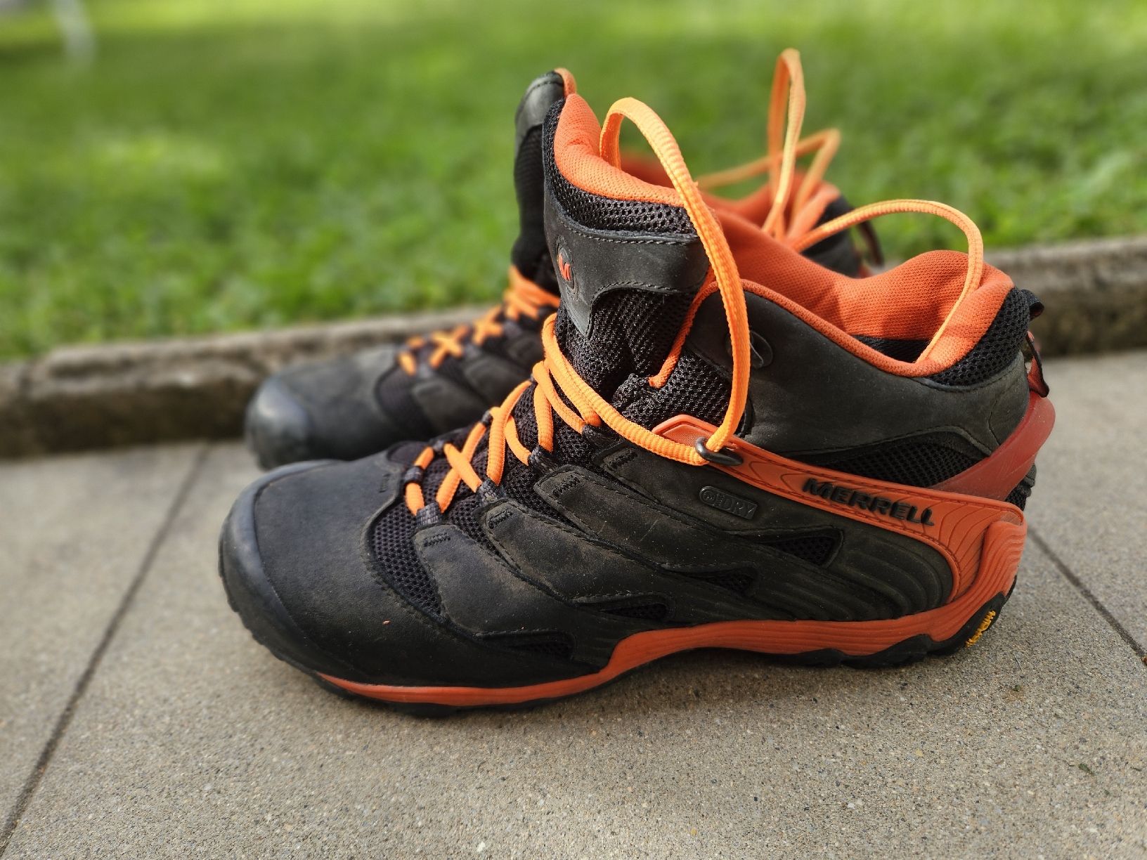 Merrell Scarpe da uomo: Merrell Herren Wanderschuhe Gr.46 Schwarz-Orange – Usato da Neftenbach venduto da Wummwila 1