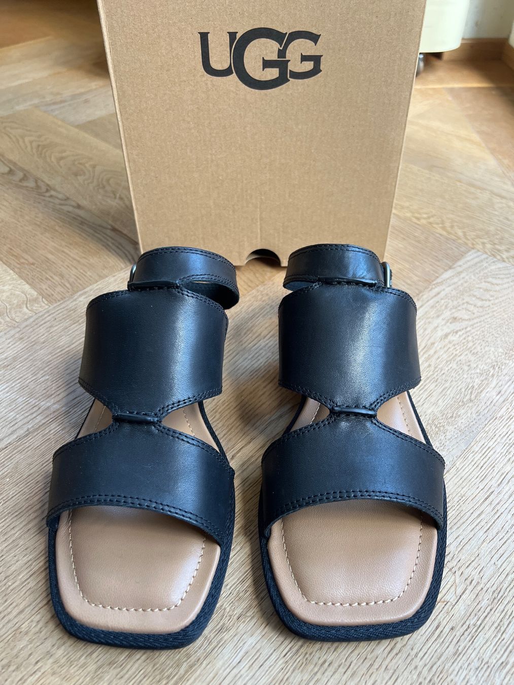 Ugg Scarpe da donna: UGG Sandalen – Usato da Zürich venduto da rotersand09 1