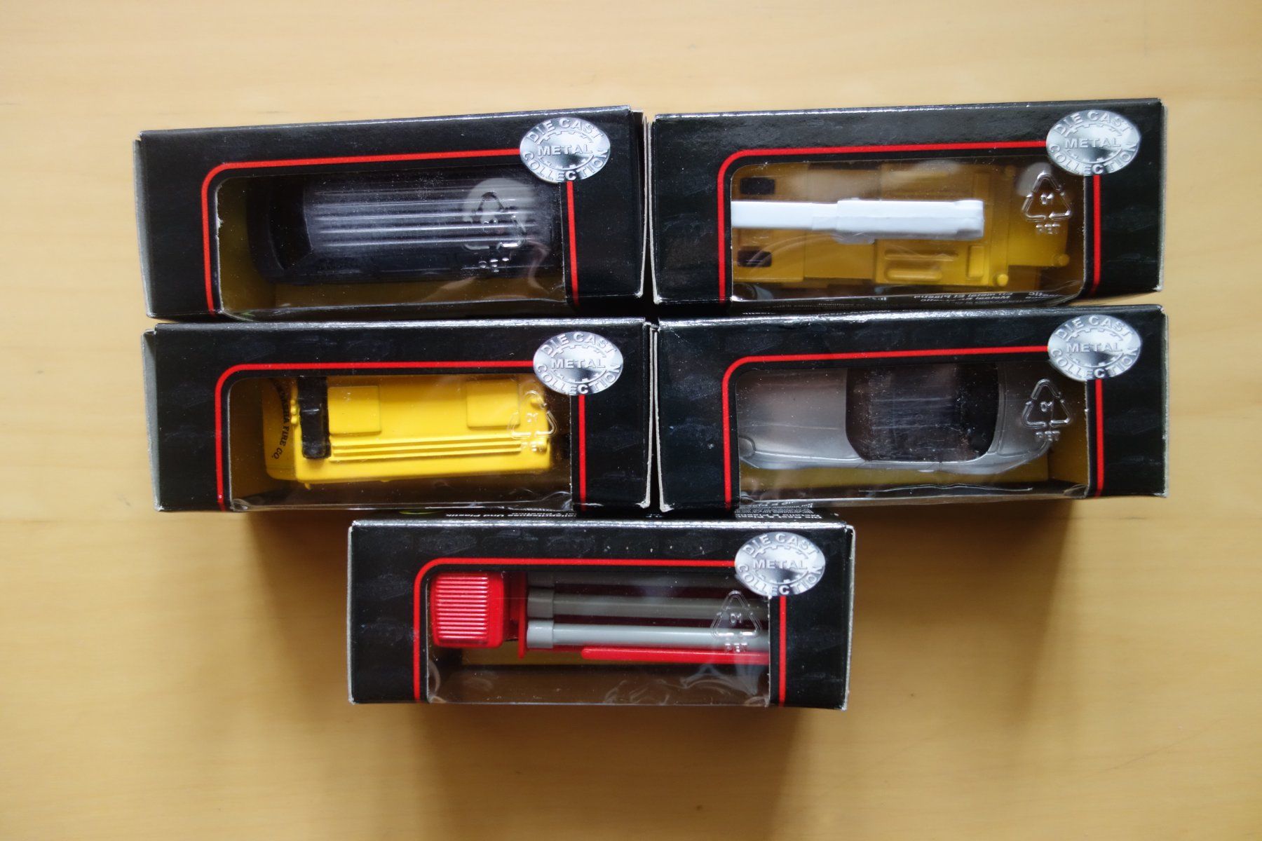 Maisto Modellini d'auto: 5 Modèles réduits Maisto BMW Chevrolet – Nuovo e nell'imballaggio originale da Romainmôtier venduto da Oaxaca9 1