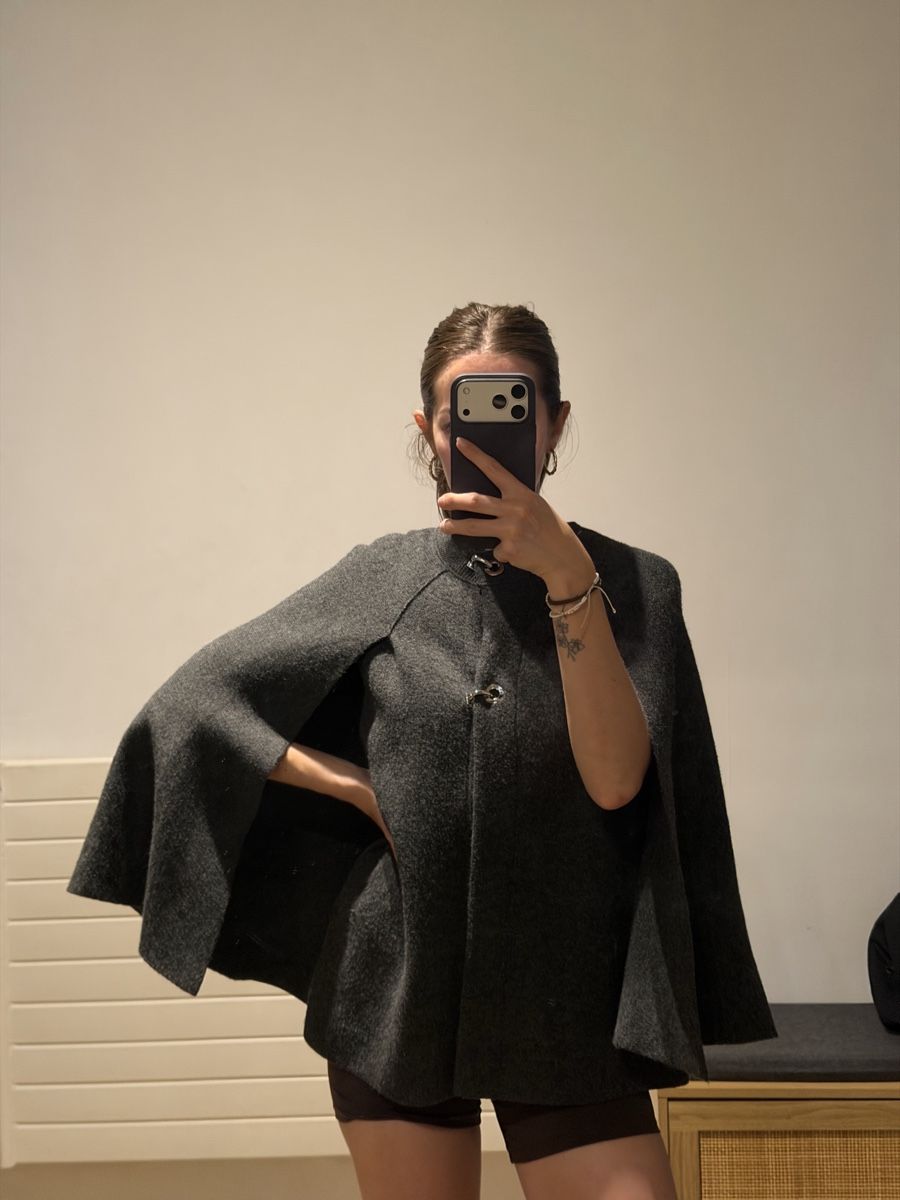 Zara Autres vêtements femmes: Cape – Neuf (Voir description) à Genève par Cam_0210