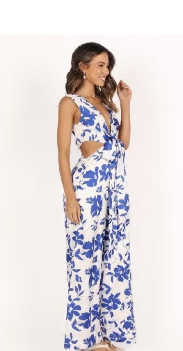 Jumpsuits: Lulu Wrap Front Jumpsuit - Blue Floral – Neu (gemäss Beschreibung) aus Zürich von lau_27fq 3