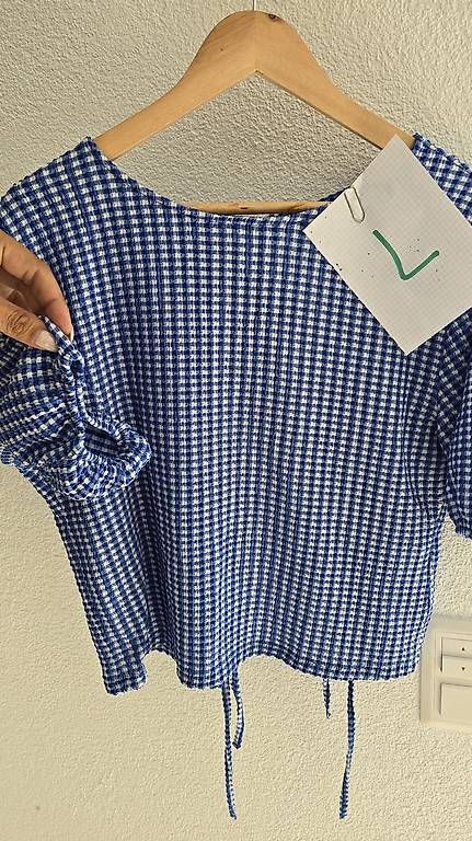 Lotti di vestiti: Jolis pulls / blouses 40/42 L – Usato da Marnand venduto da Lkt071306 2