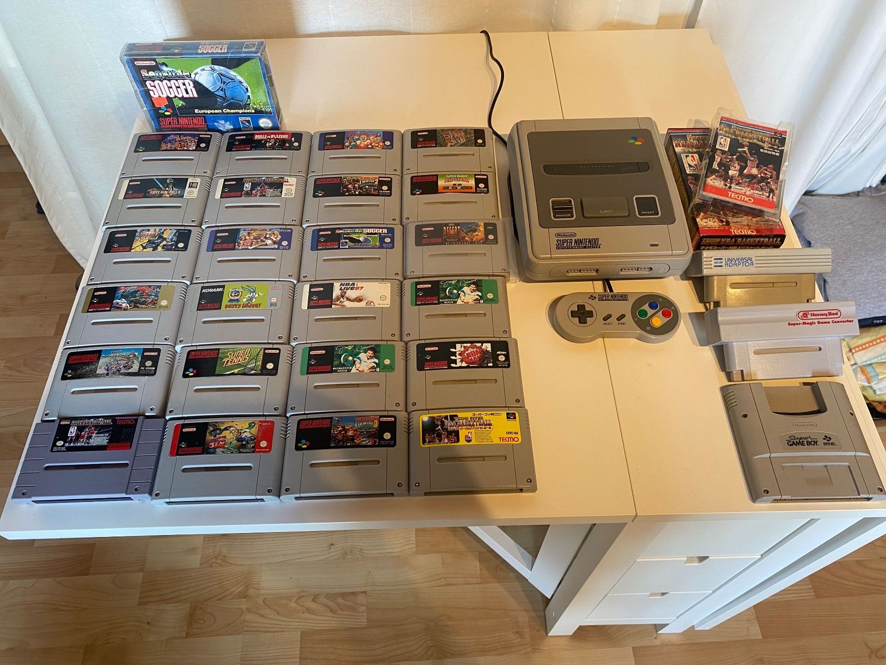 Nintendo Konsolen: Nintendo SUPER NES + jeux + accessoires – Gebraucht aus St-Prex von Okoala