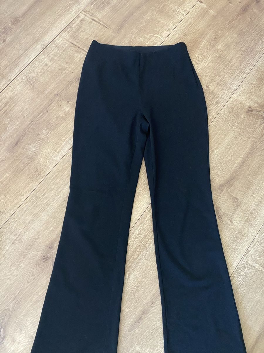 H&M Hosen: H&M schwarze Stoffhose Grösse 40 – Gebraucht aus Wigoltingen von luu23