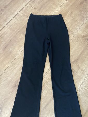 H&M schwarze Stoffhose Grösse 40