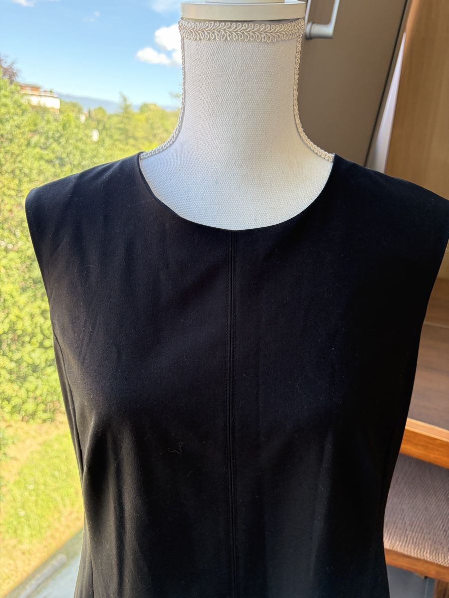 Esprit Kleider: Classic straight black Esprit doress Size 42 – Gebraucht aus Nyon von Deb_D39 4