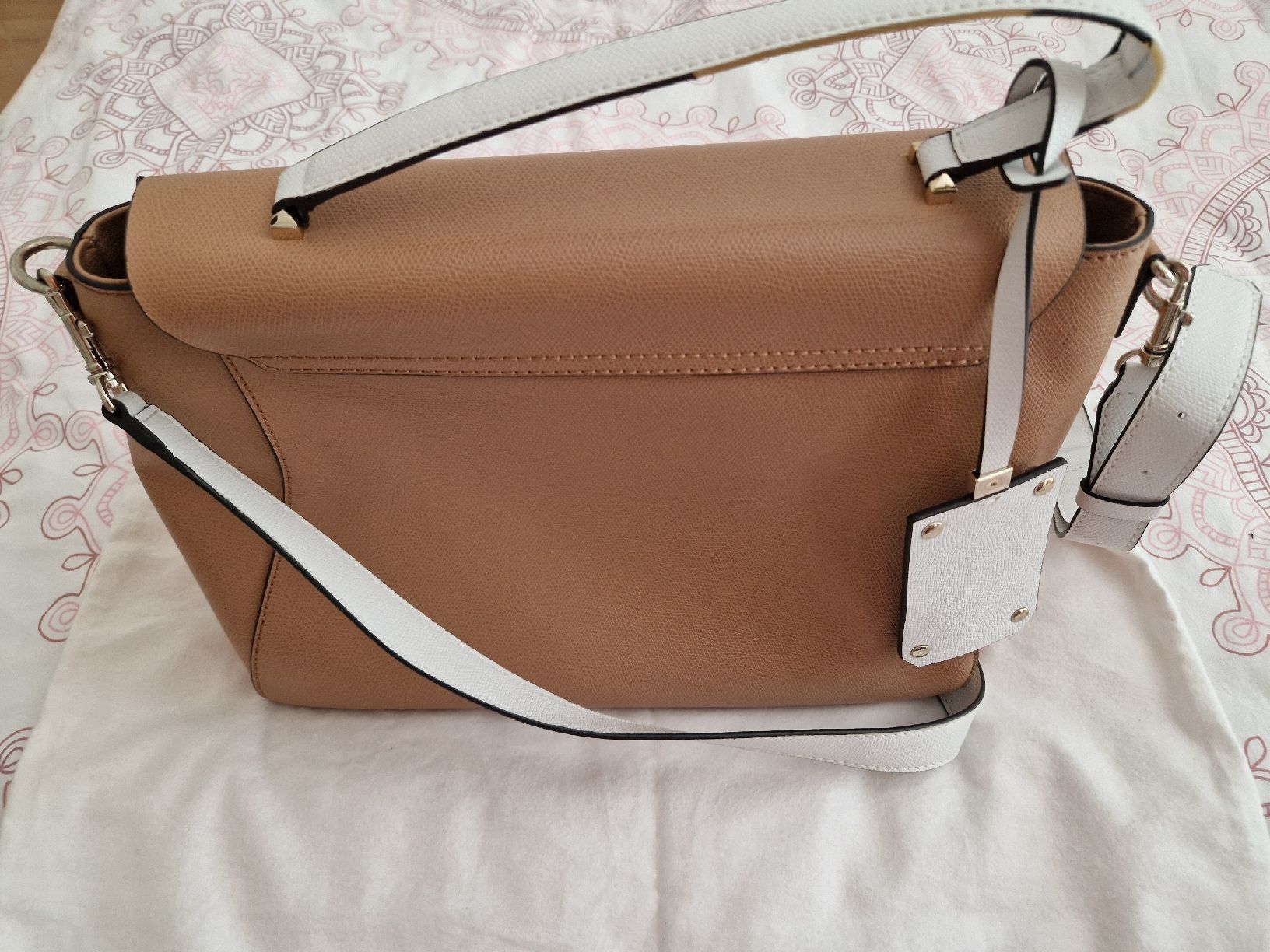 Guess Borse da donna: Guess Handtasche braun/weiss – Usato da Zürich venduto da Mani56 1