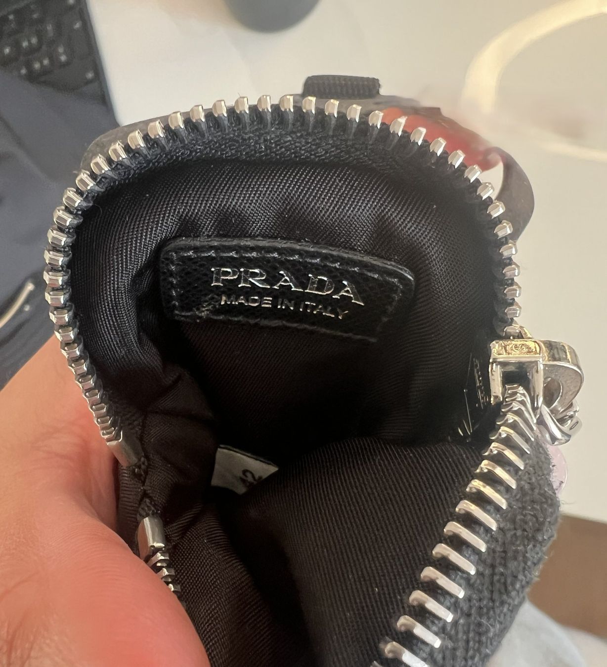 Prada Borse: Prada Re-Nylon Smartphone-Etui – Usato da Bülach venduto da deinmica 4