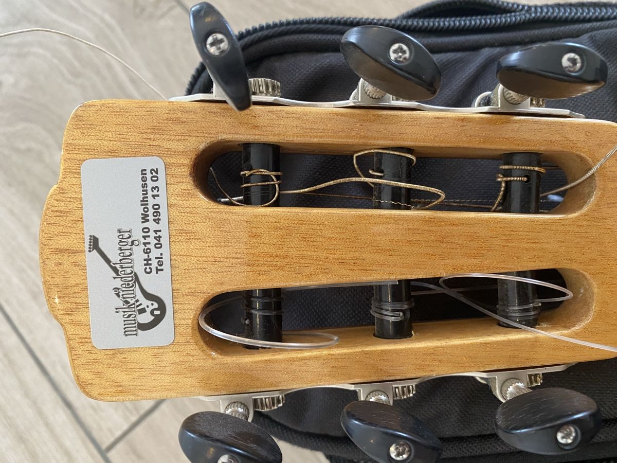 Strumenti musicali: Gitarre schwarz inkl. Tasche und Ständer – Usato da grosswangen venduto da lua_sfn7 6