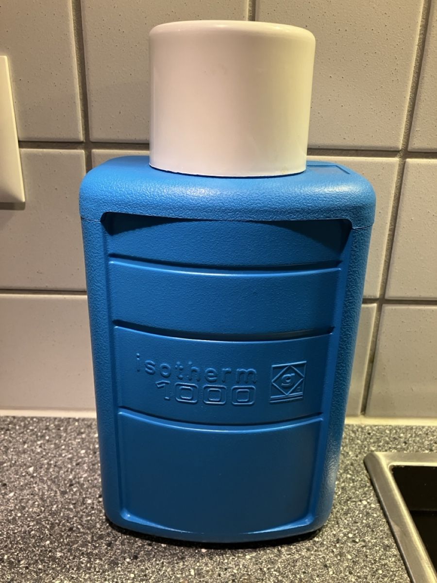 Trinkflaschen & Thermosflaschen: Isotherm 1000 Thermoskanne 1L blau – Neu (gemäss Beschreibung) aus Goldau von daytona82 4