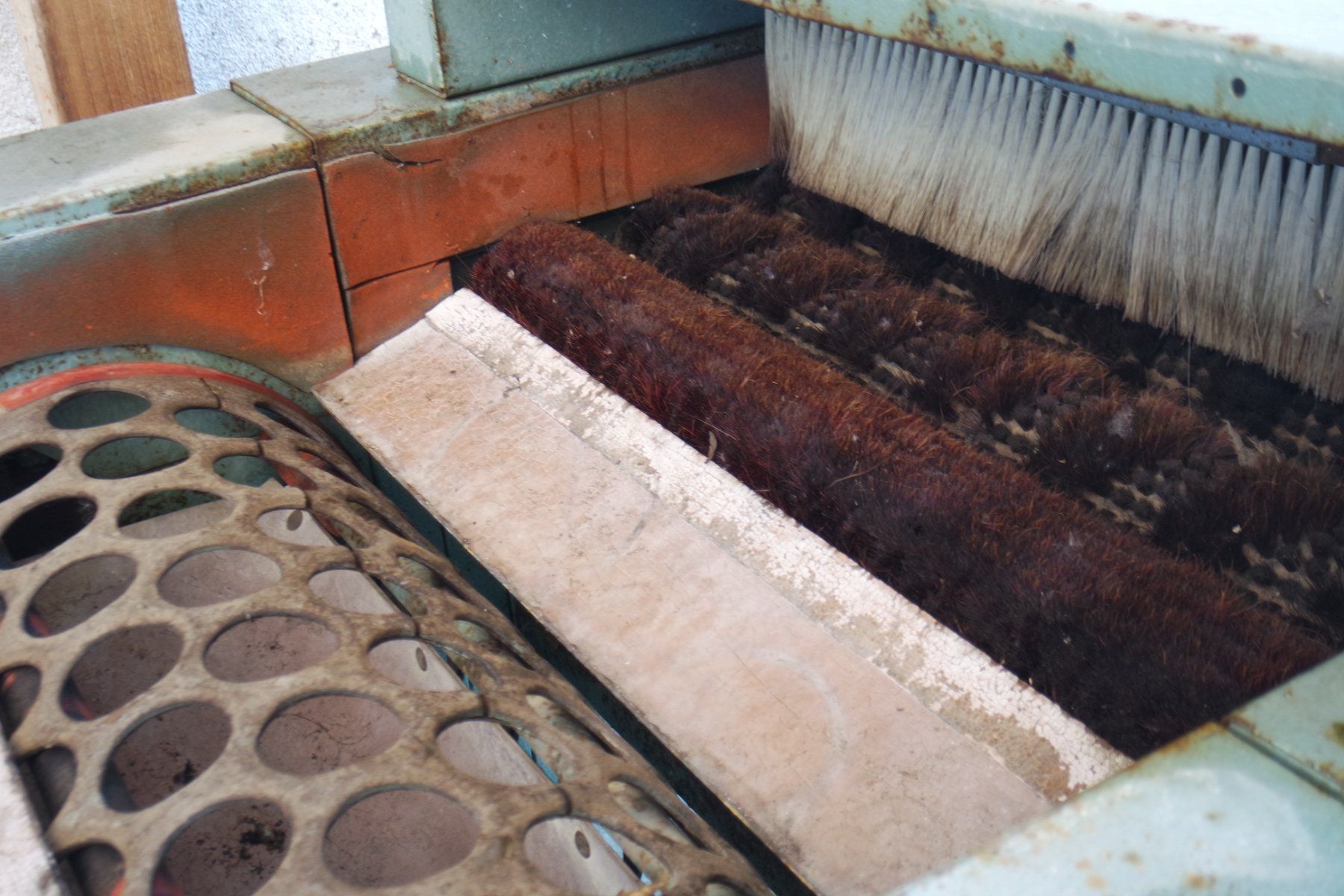 Tutte le macchine: CALIBREUSE / BROSSEUSE  À TOMATES – Usato da Avenches venduto da Brocadou 3