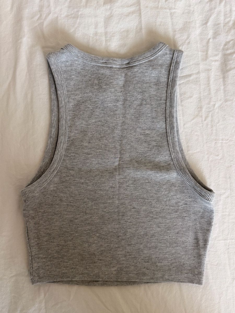 Zara Top: ZARA cropped tank top  – Nuovo (secondo la descrizione) da Buonas venduto da mej_6s67 1