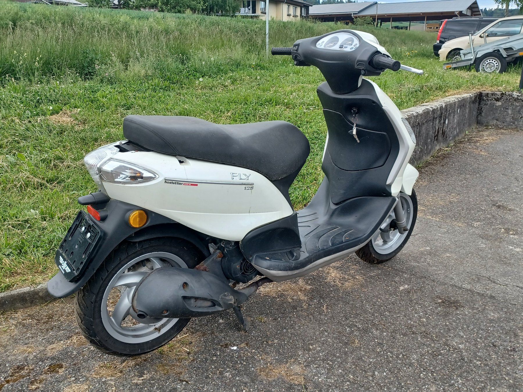Piaggio Scooters: Piaggio Fly 125 ccm Roller Scooter                ab 1 Fr.- – Gebraucht aus Schleitheim von  4