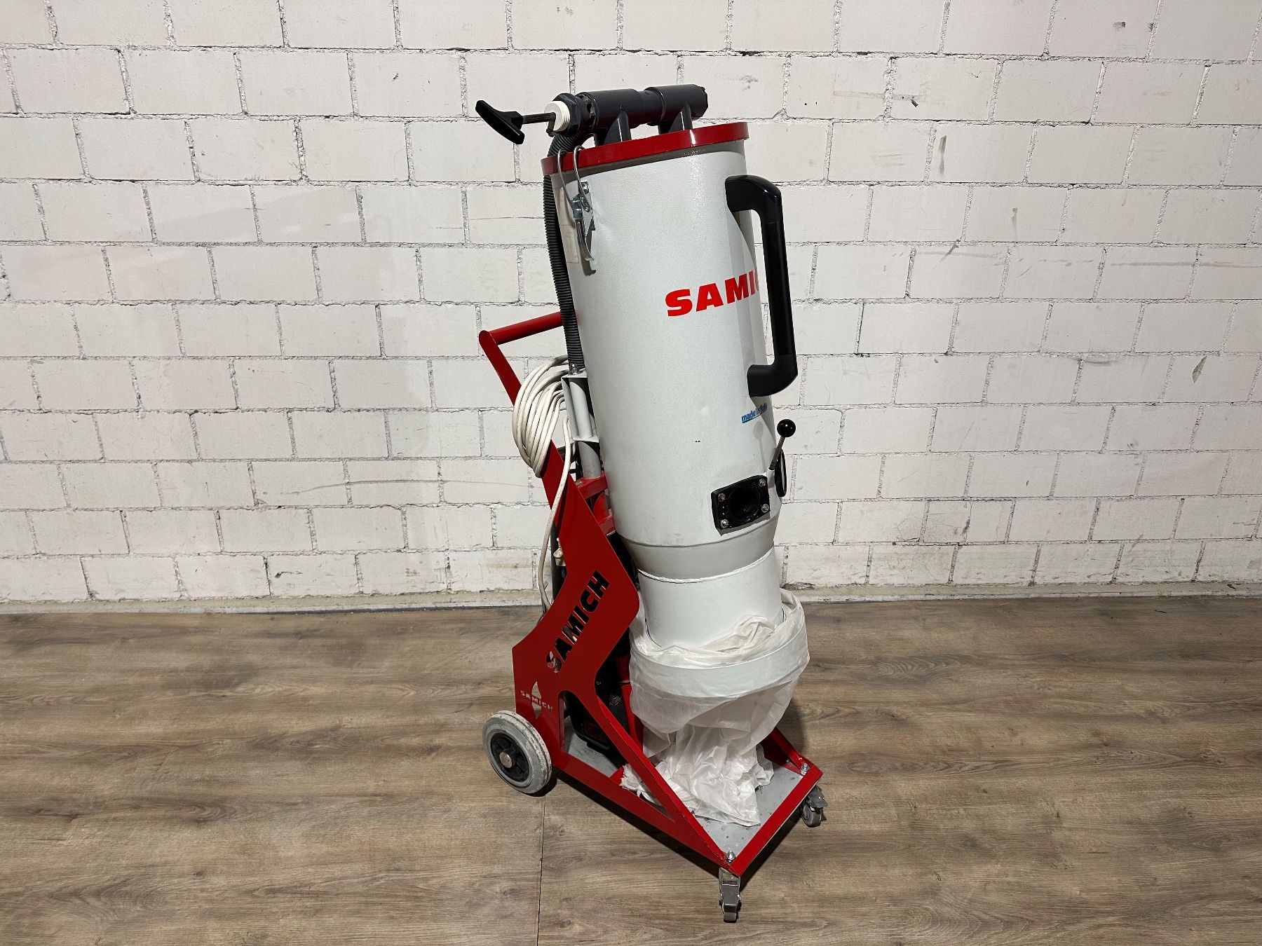 Aspirapolveri & Accessori: Industriestaubsauger Trocken – Usato da Bettwiesen venduto da chili1