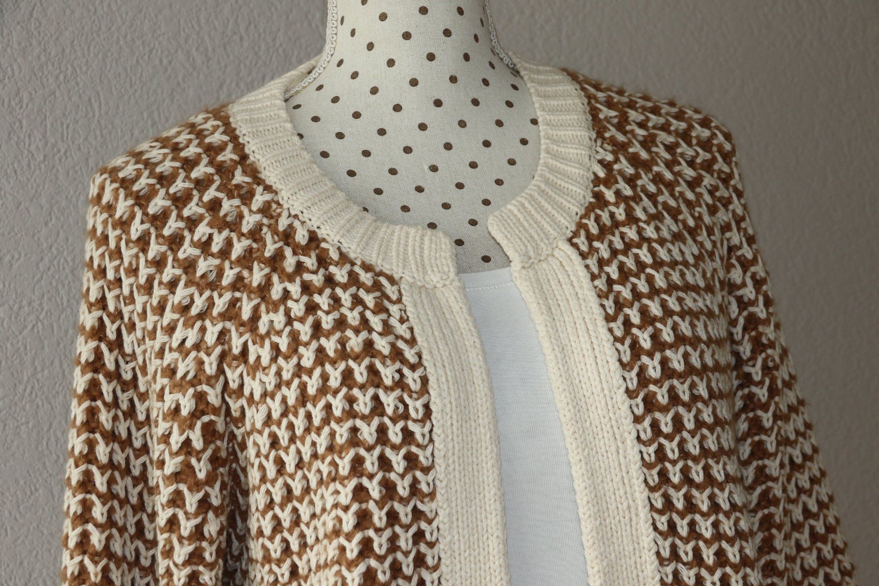 S.Oliver Giacche: Neue wunderschöne Strickjacke von S.OLIVER Gr.38 – Nuovo e nell'imballaggio originale da Oberwil-Lieli venduto da Svetlana28 2