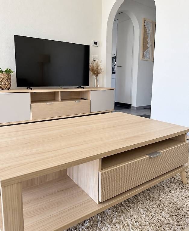 Tische: Couchtisch in Eichenoptik – Gebraucht aus Beinwil am See von dan_t5nr