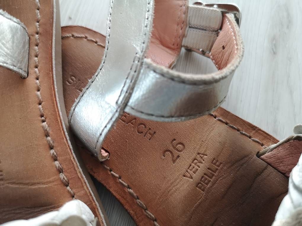Scarpe per ragazze: Leder Sandalen Mädchen Grösse 26 – Usato da Ostermundigen venduto da lid_sg9q 1