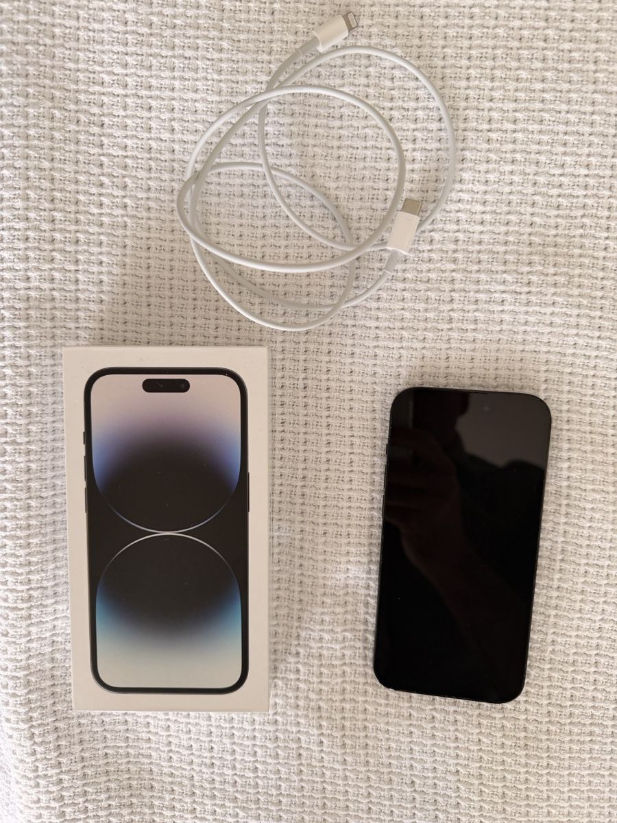 Apple Telefoni cellulari / Smartphones: Apple iPhone 14 Pro schwarz Smartphone mit Ladekabel – Usato da Binningen venduto da Kidcreme0