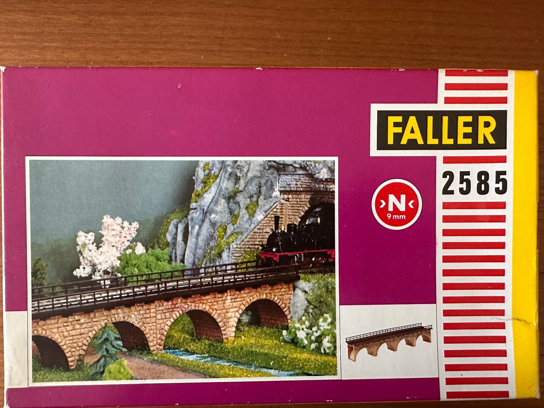 Faller Modellini di ferrovie: Faller B-2585 N Brücke gerade – Nuovo e nell'imballaggio originale da Burgdorf venduto da Gedora