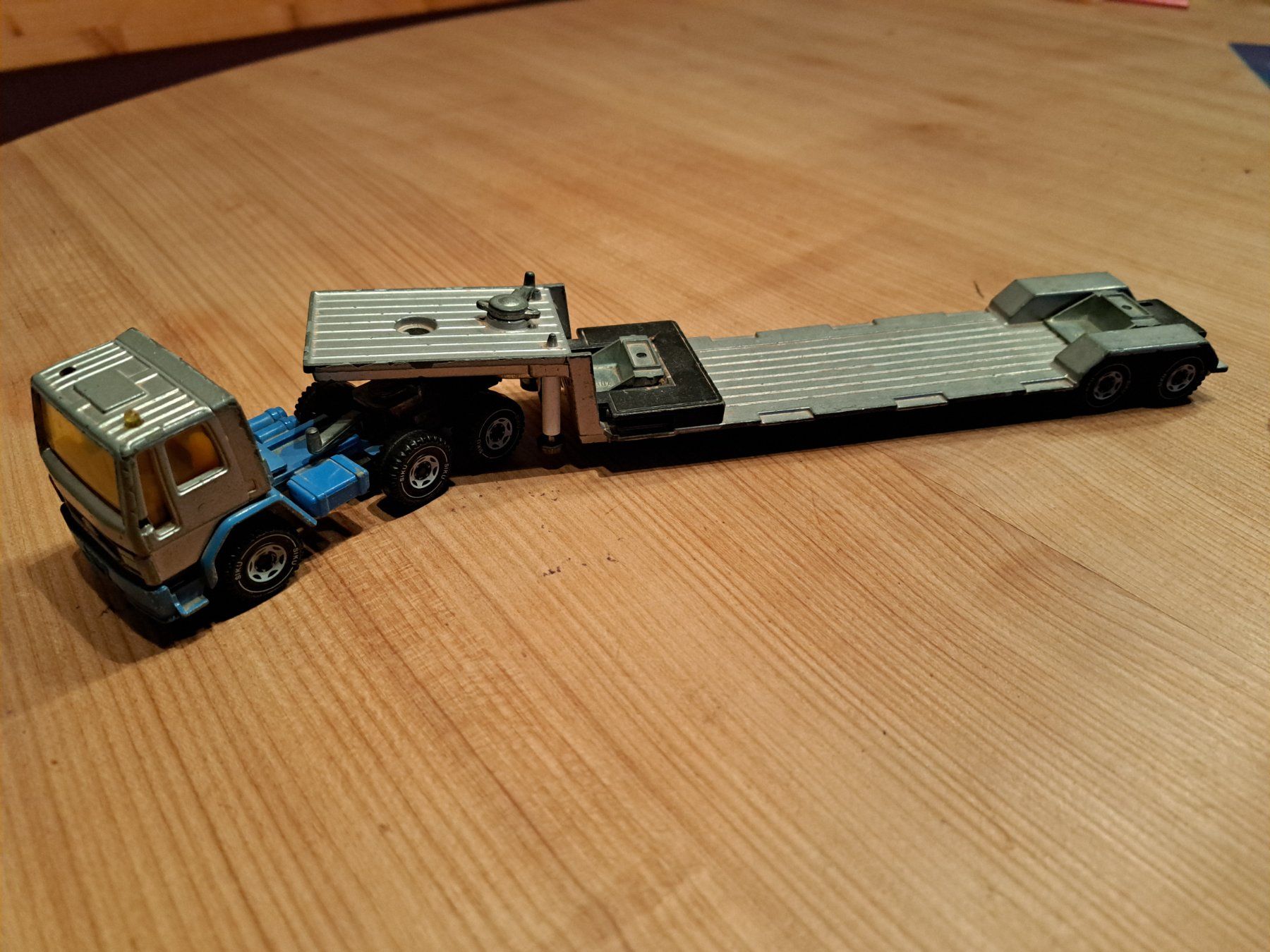 Siku Modellini d'auto: SIKU Ford Sattelschlepper – Usato da Spiez venduto da chr_k2br