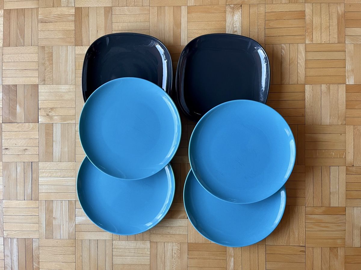 Ikea Piatti: 4 blue plates and 2 grey plates – Usato da Lausanne venduto da ari_6txh