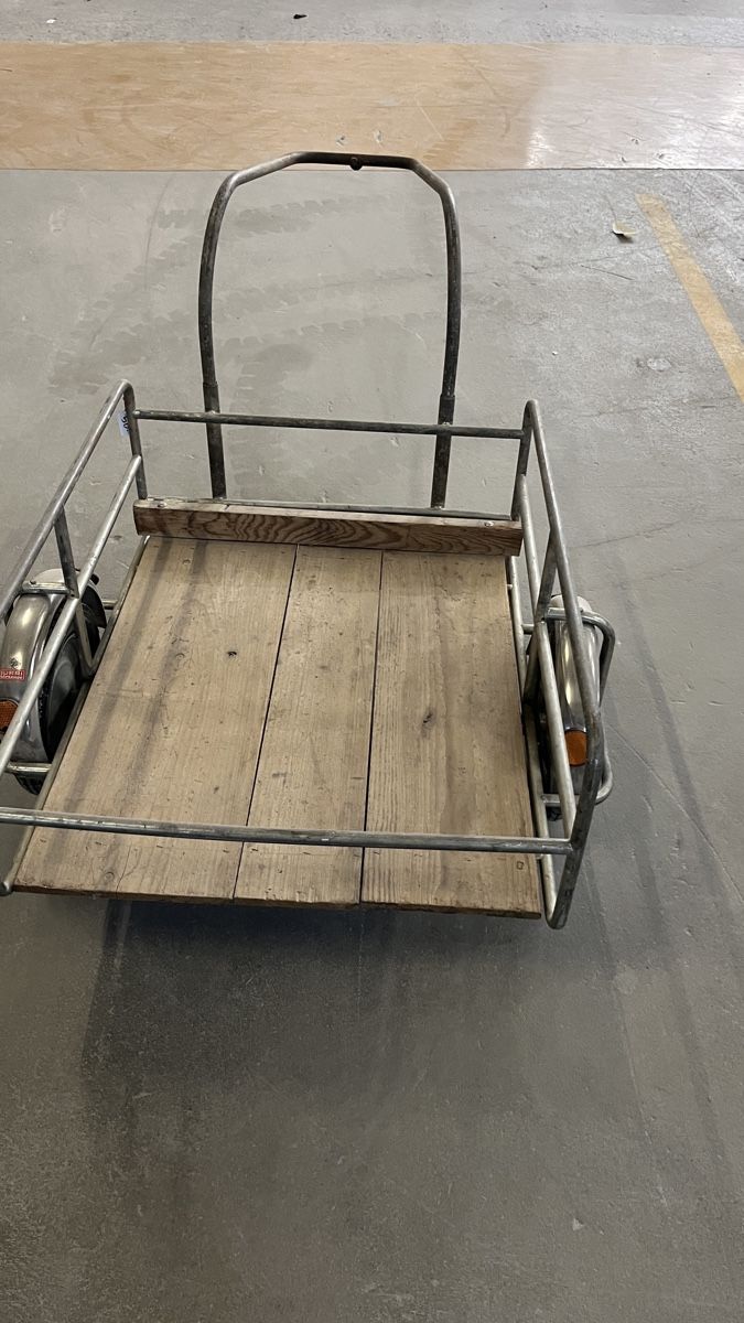 Biciclette: Velonhänger Metall Holz – Usato da Bern venduto da daskannweg 6