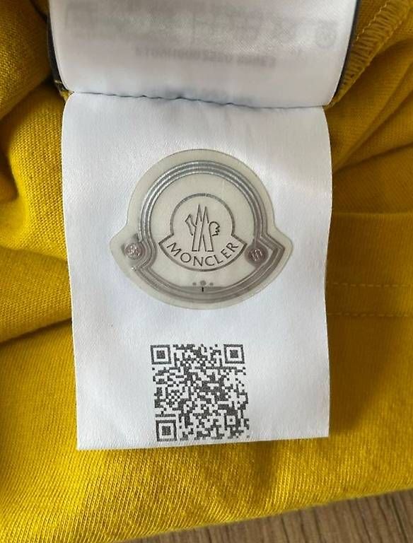 T-Shirts: Moncler T-shirt – Gebraucht aus Attinghausen von steeve123 2