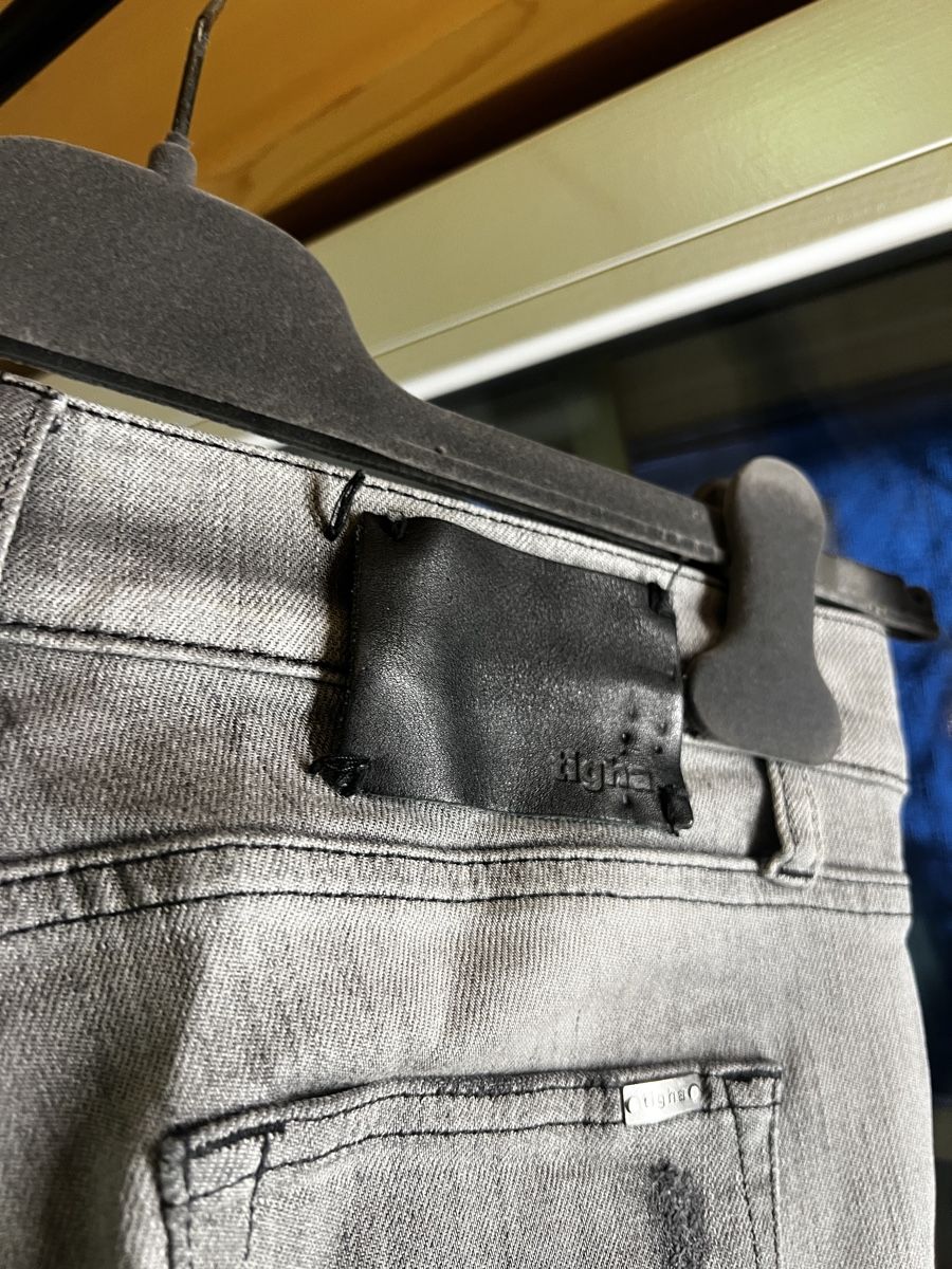 Jeans: Tigha Clyde Jeans Grey Distressed Look. Size 29/32. – Gebraucht aus flawil von KauzigerBergeremit 3