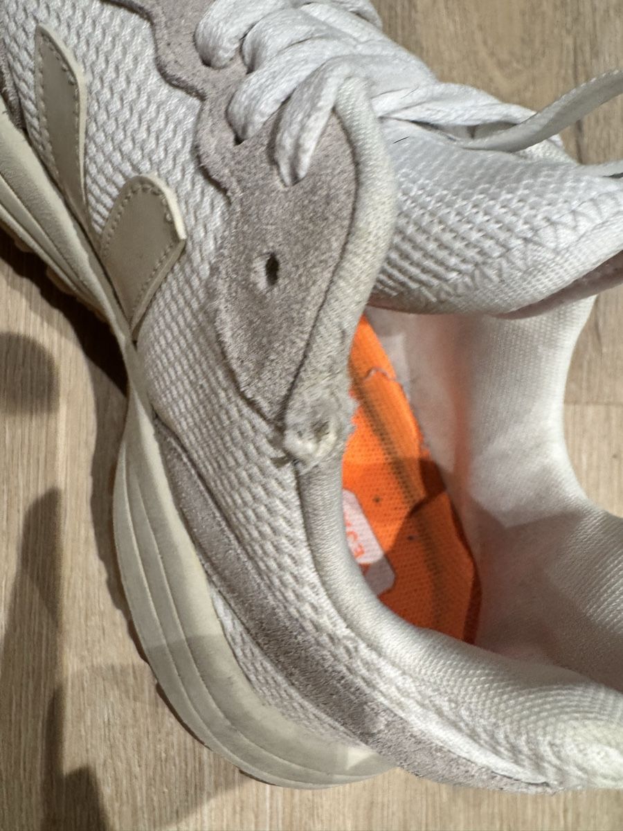 Veja Scarpe da donna: Veja Sneaker Damen, Gr. 39 weiss/beige – Usato da Altstätten SG venduto da dnys 2