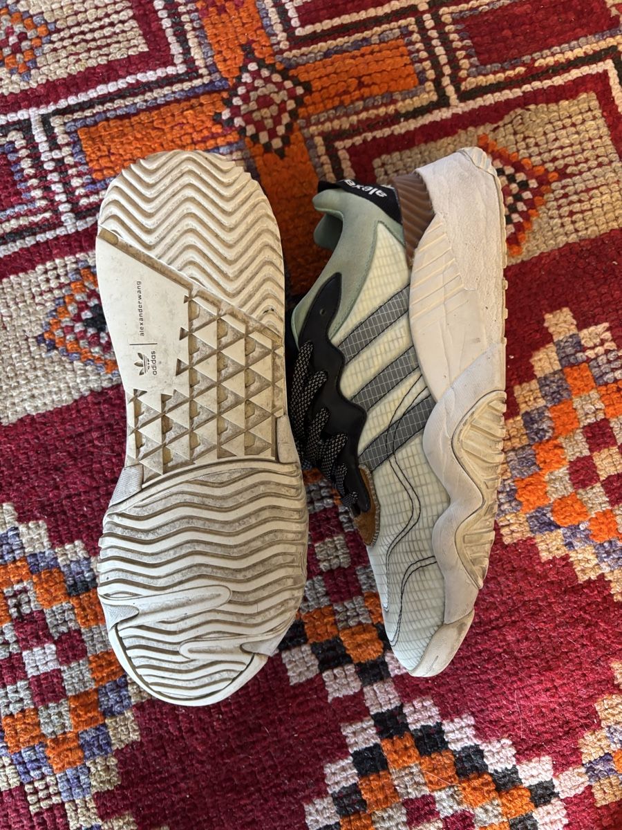 Adidas Herrenschuhe: Adidas Alexander Wang – Gebraucht aus Schlieren von lau_jvz6 1