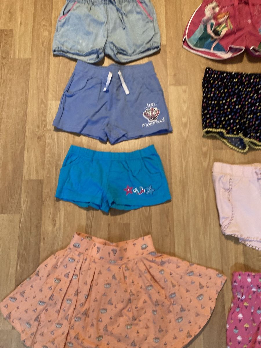 Pantaloni: Diverse Mädchen Shorts Gr. 122 – Usato da Emmenbrücke venduto da JJ_89 1