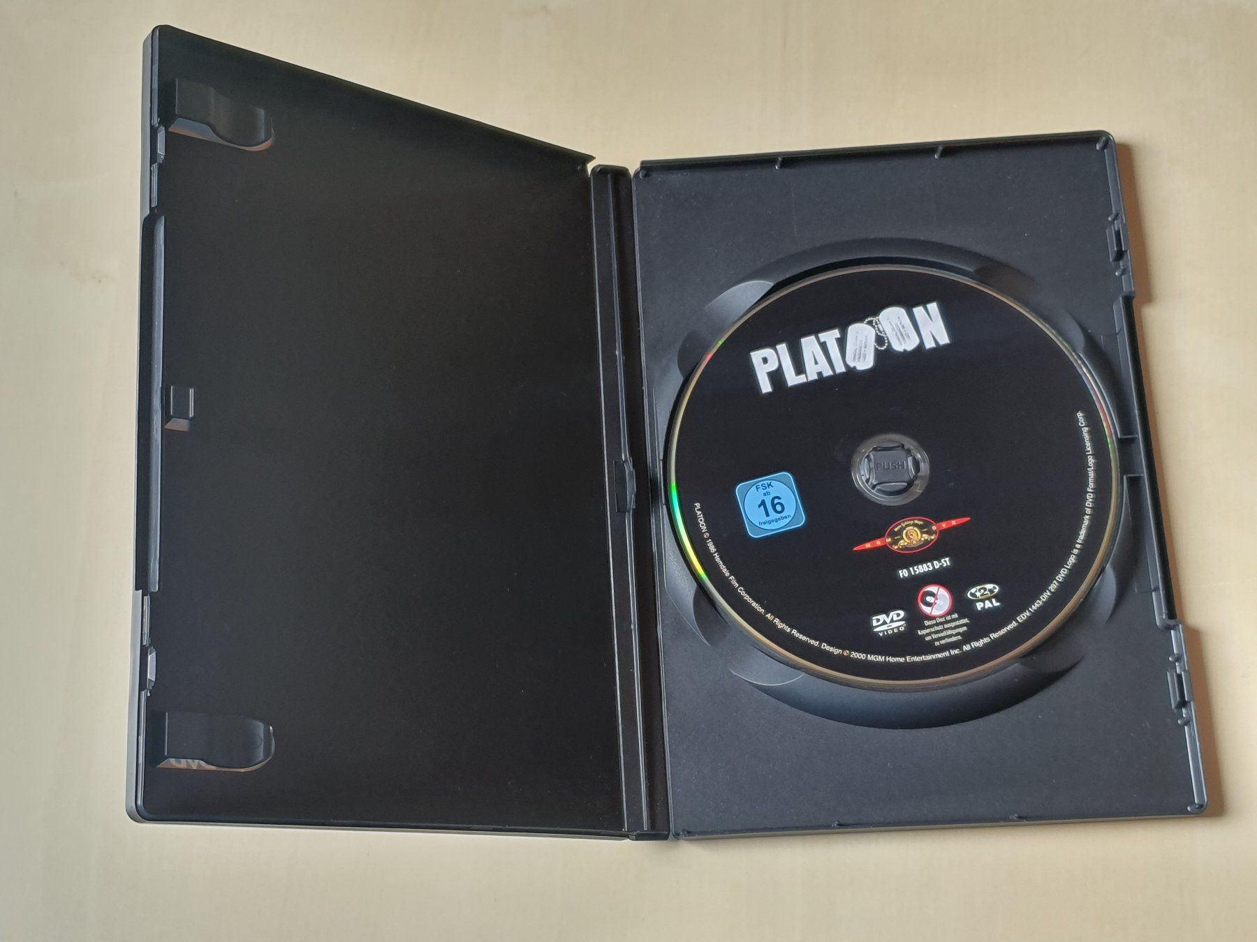 Tous les DVDs: Platoon – D'occasion à Stansstad par collectorsshop 2